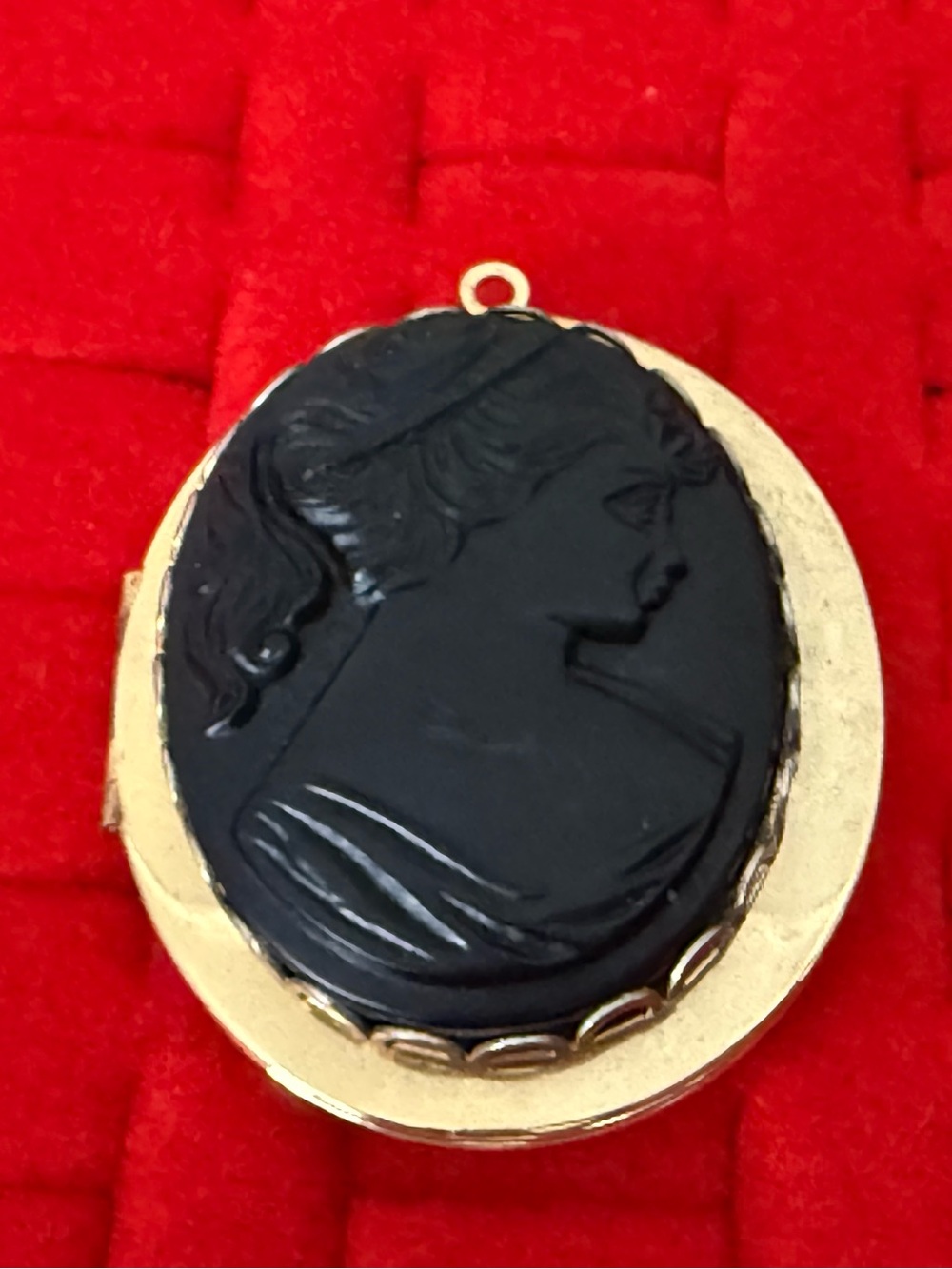 Vintage Black Cameo Oval Locket Pendant with Gold Tone Frame